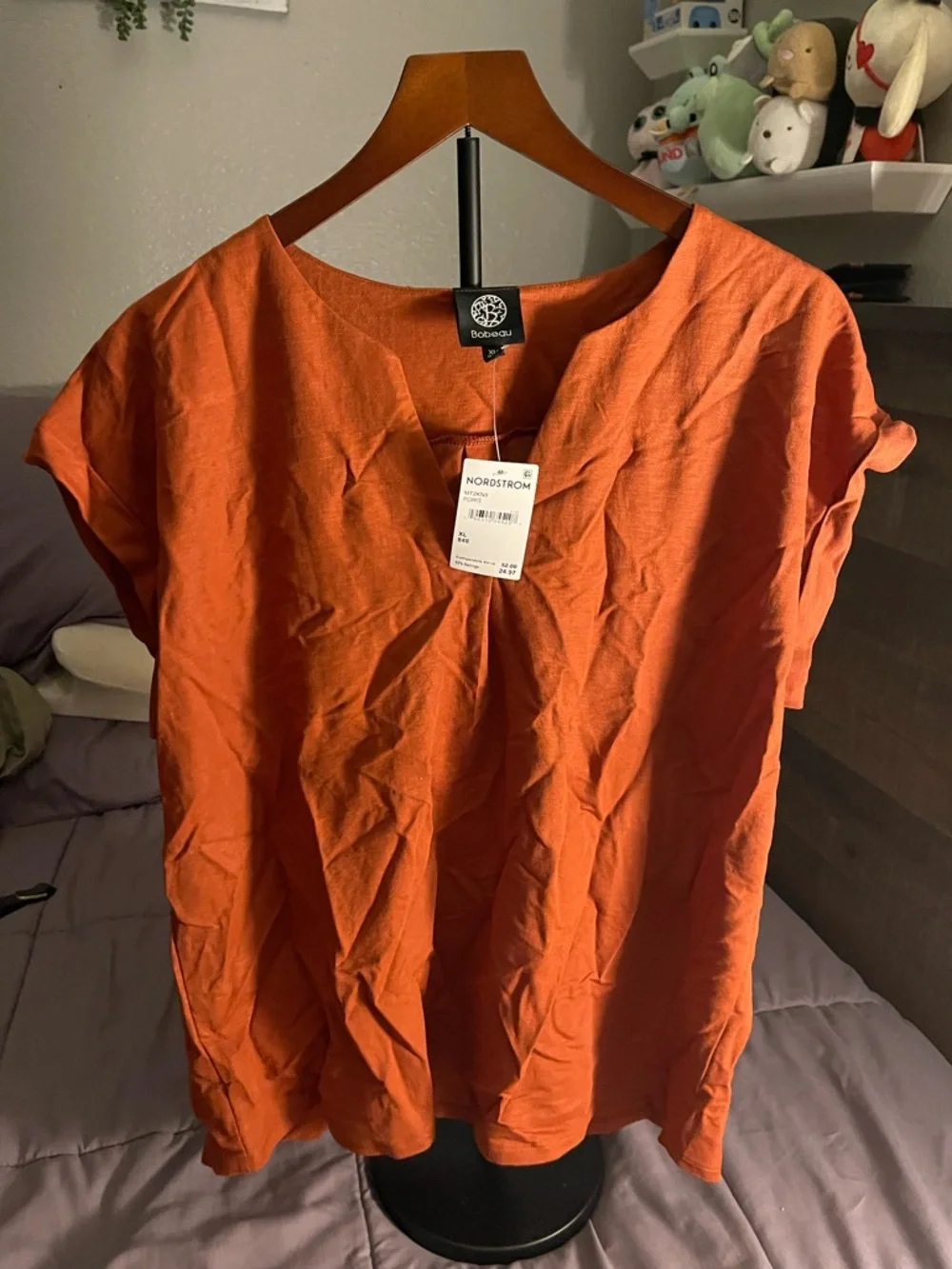 bobeau Rust Short-Sleeve Split V-Neck Top - Picture 4 of 4
